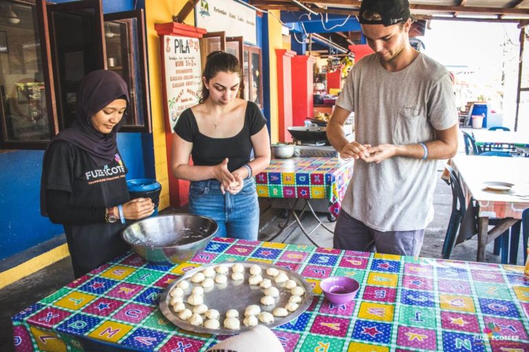 Kuih Making is part of the Perhentian Community Internship